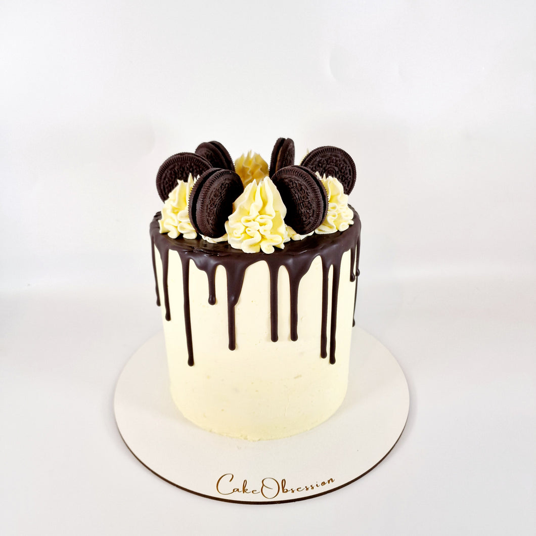 Oreo Drip Cake – A Cookie Lover's Delight